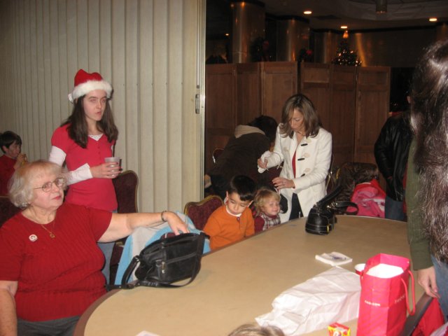 annual_childrens_christmas_party200722.jpg